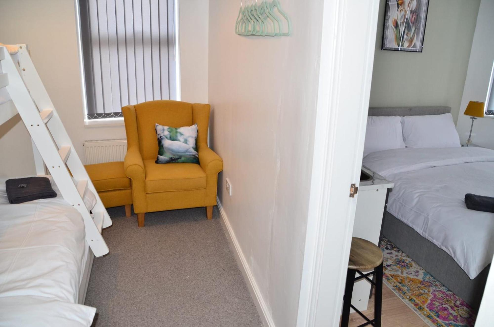 Blok 3 -Jacuzzi Suites, Apartment & Ensuite Rooms Blackpool Ngoại thất bức ảnh