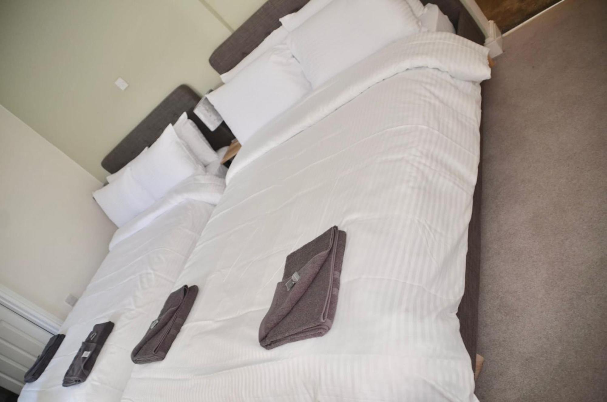 Blok 3 -Jacuzzi Suites, Apartment & Ensuite Rooms Blackpool Ngoại thất bức ảnh
