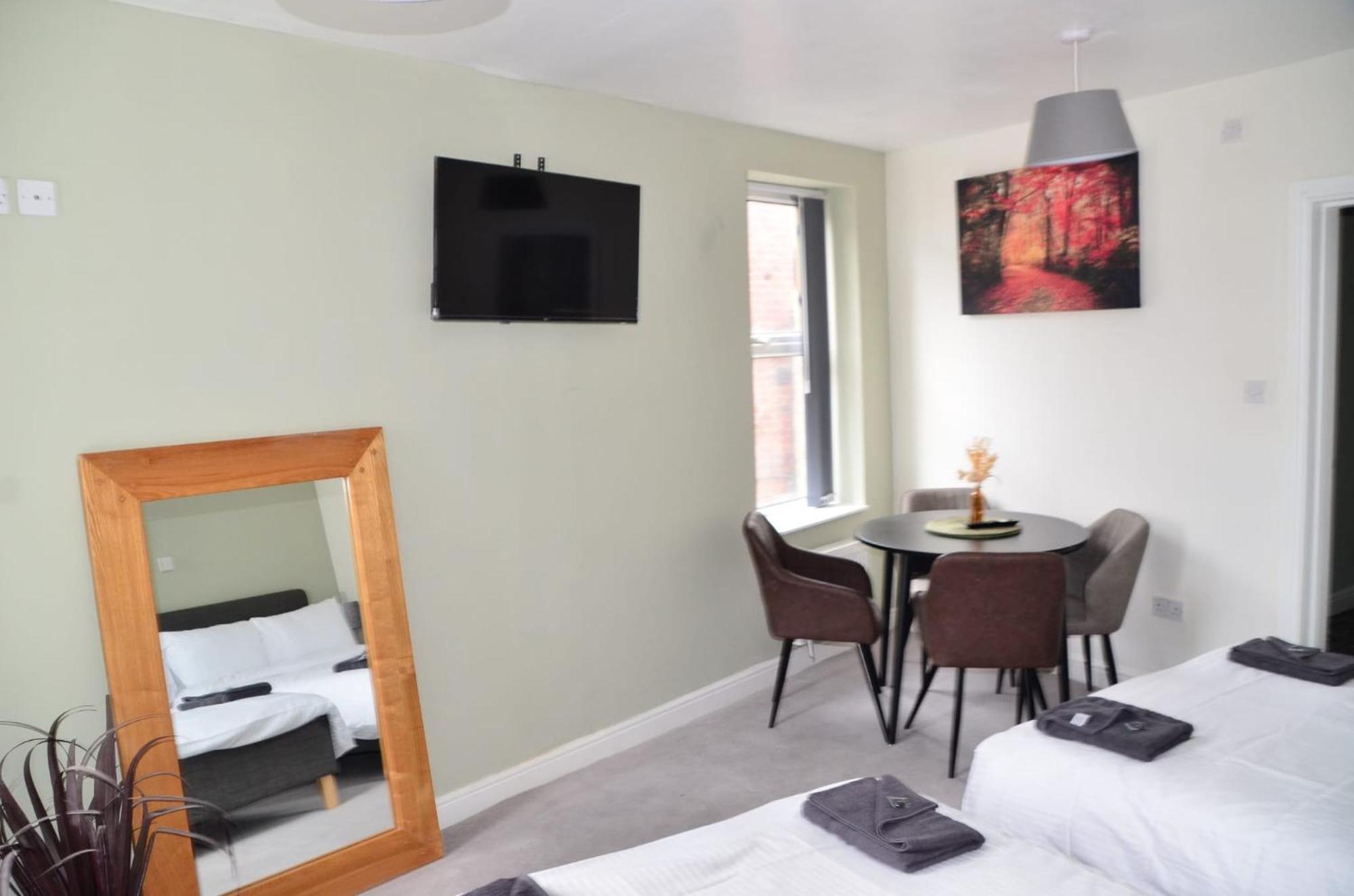 Blok 3 -Jacuzzi Suites, Apartment & Ensuite Rooms Blackpool Ngoại thất bức ảnh