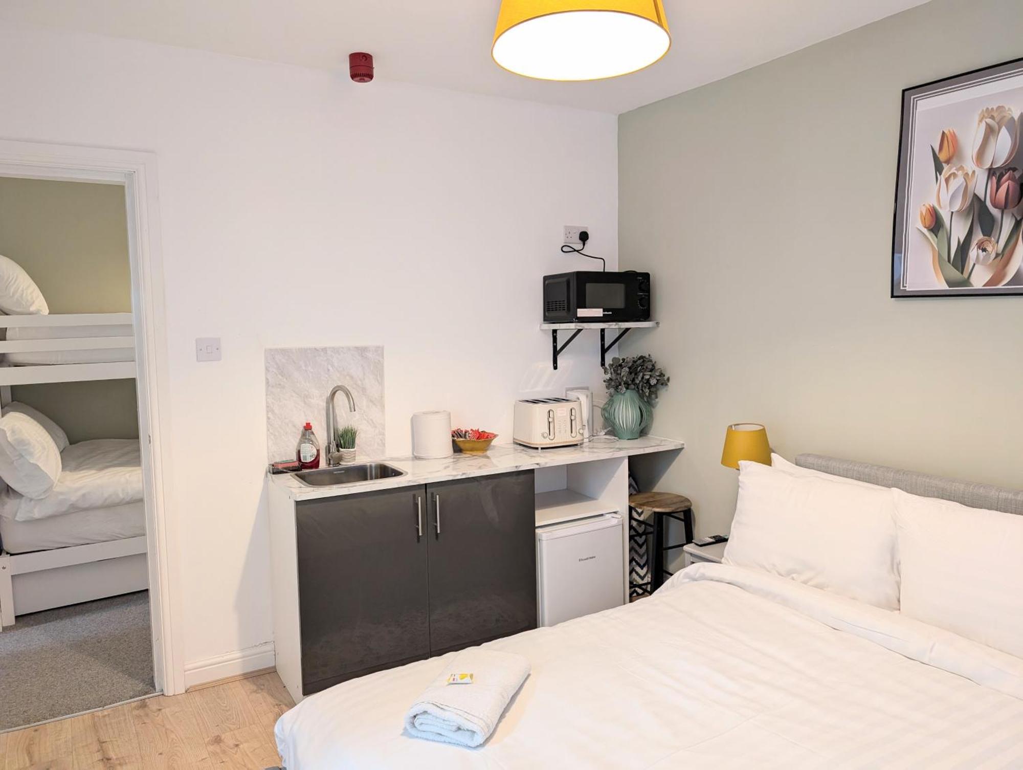 Blok 3 -Jacuzzi Suites, Apartment & Ensuite Rooms Blackpool Ngoại thất bức ảnh