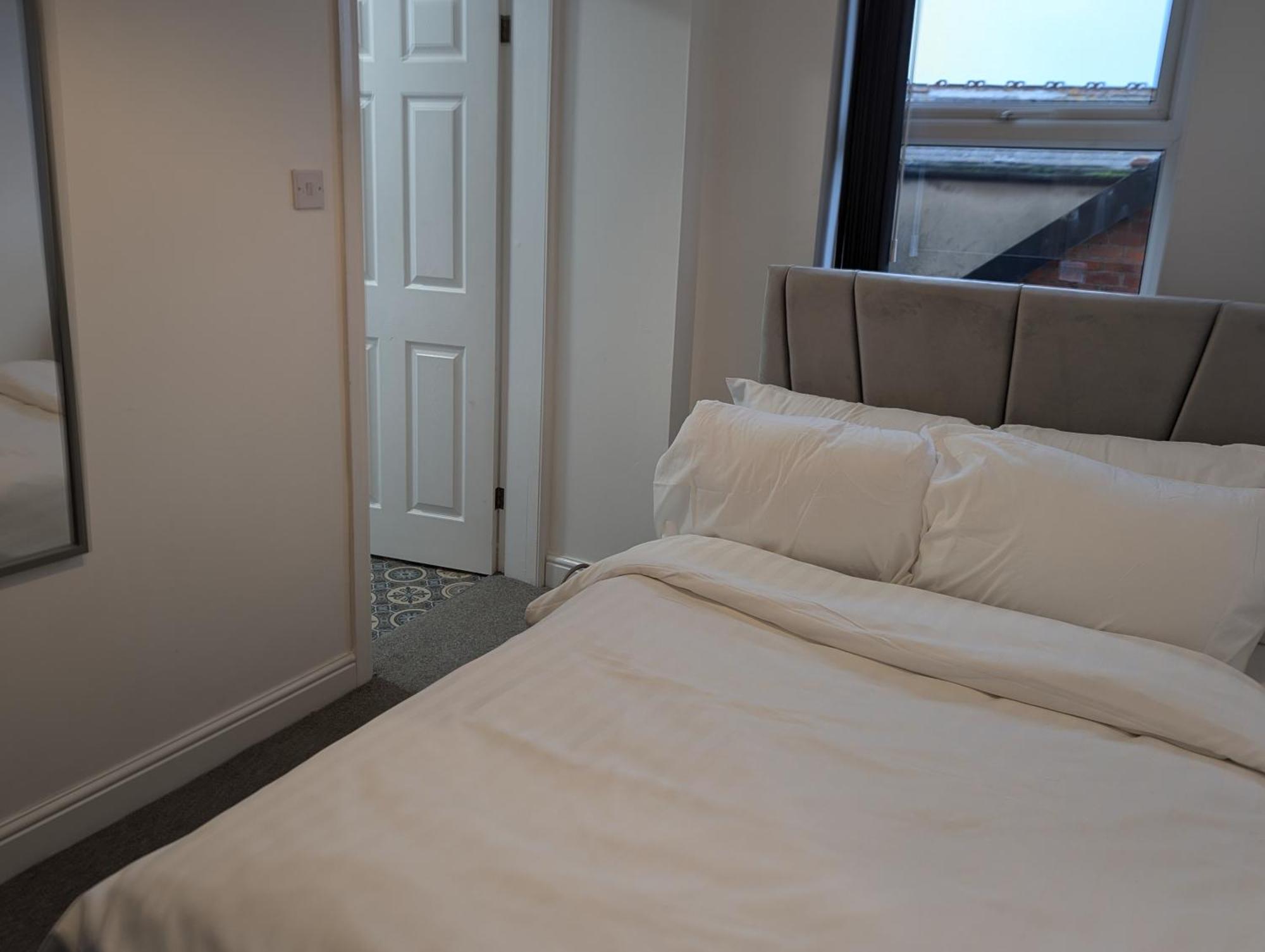 Blok 3 -Jacuzzi Suites, Apartment & Ensuite Rooms Blackpool Ngoại thất bức ảnh